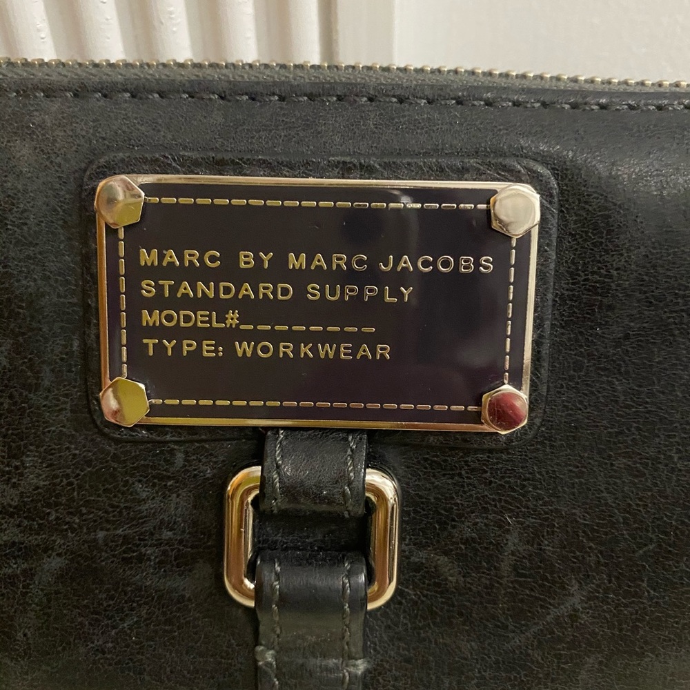 Marc by Marc Jacobs Leather Wallet - Picture 3 of 9